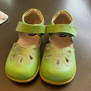 Livie and Luca size 12 girls line green petal show Mary Jane
